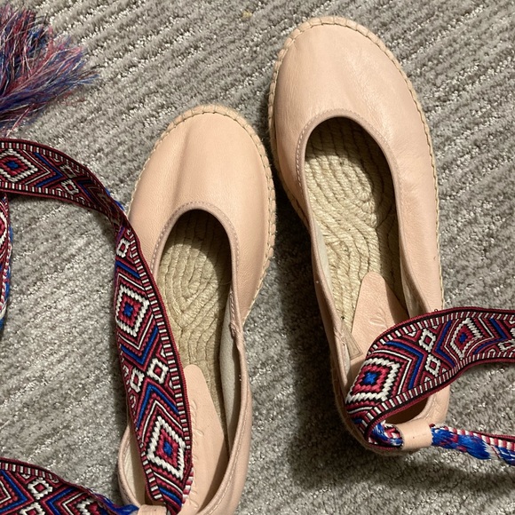 Free people pink tie up shoes - Picture 3 of 4